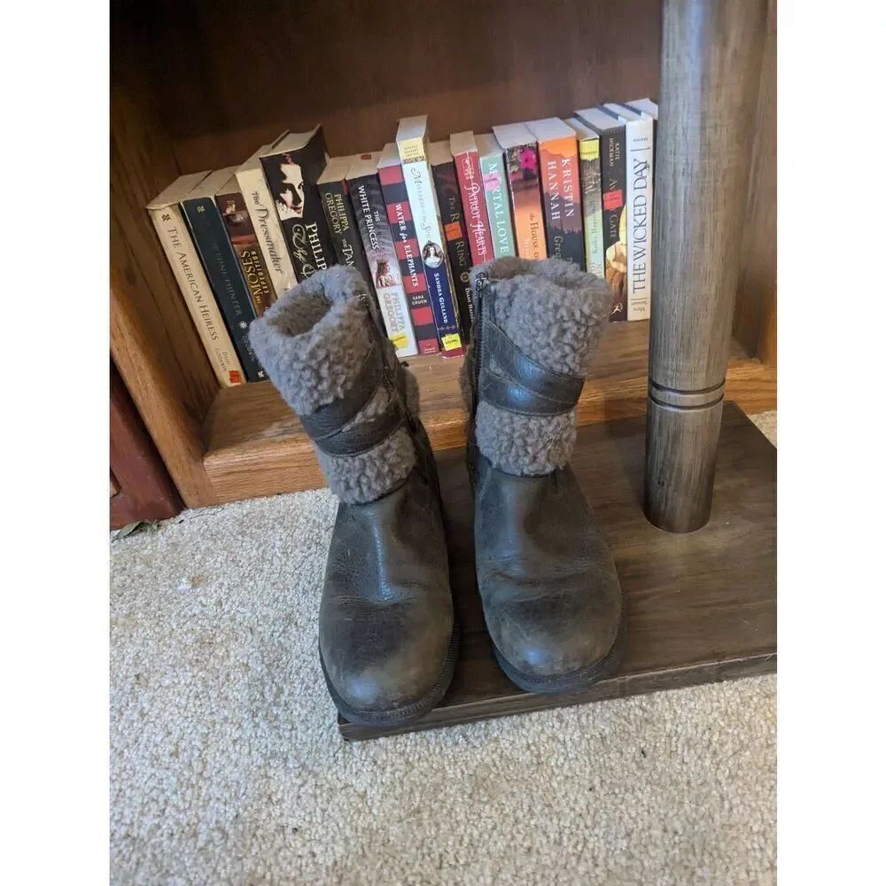 UGG Blayre III Black Waterproof Leather Fur Cuff Ankle Boots Size 8 Women